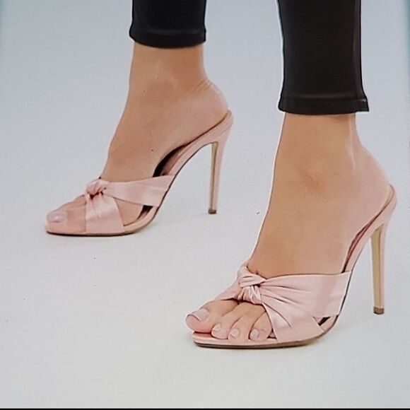 MARC FISHER LOW HEEL OPEN TOE FLOWERS PATTERN SLIDES DESIGN WOMEN"S SANDAL S2 - Picture 1 of 15